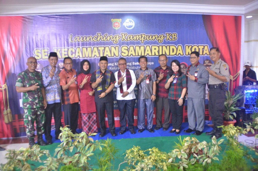 Wawali Launching Empat Kampung KB di Samarinda Kota